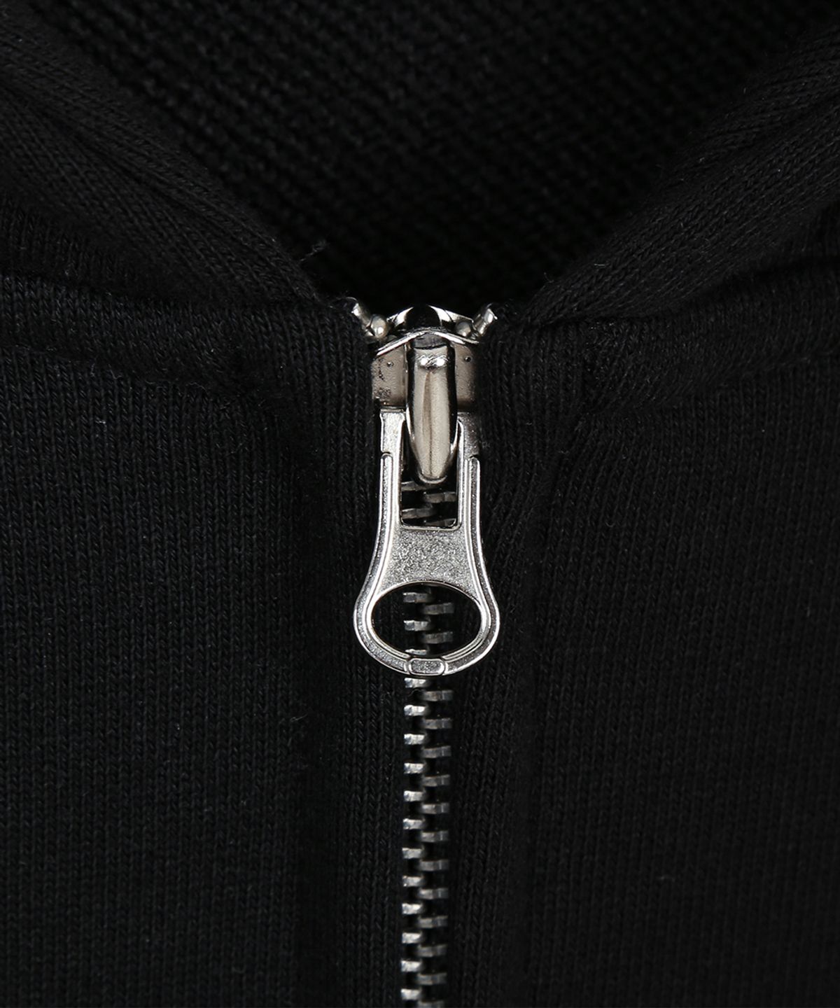 러브이즈트루(LUVISTRUE) RL CROSS COLORSTONE HOOD ZIP UP(BLACK)