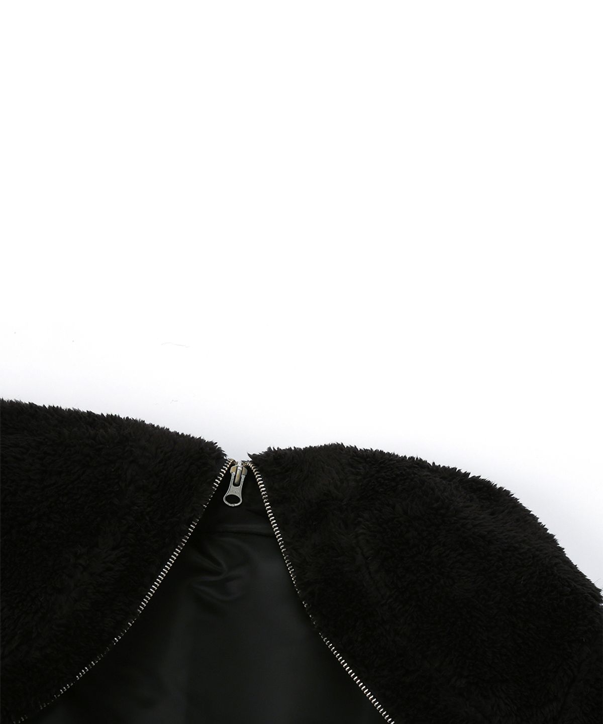 러브이즈트루(LUVISTRUE) RL FUR TRIM PATCH BOMBER JACKET(BLACK)
