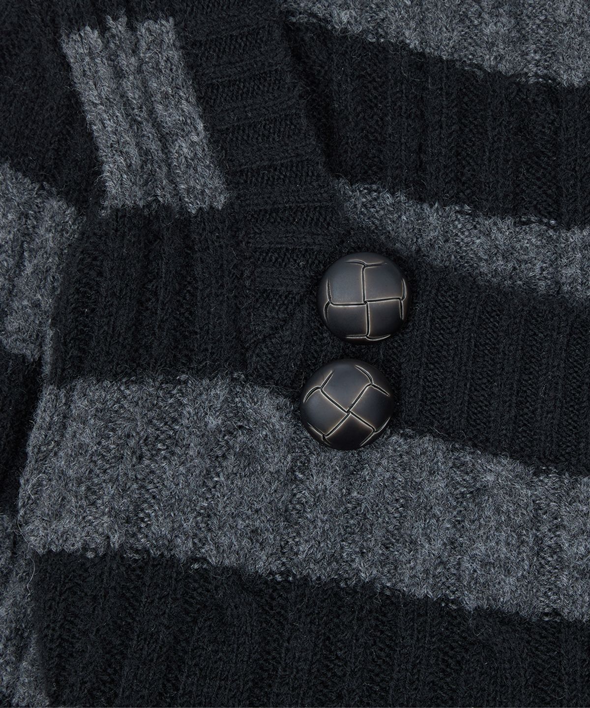 러브이즈트루(LUVISTRUE) RL SQUARE NECK KNIT(BLACK)