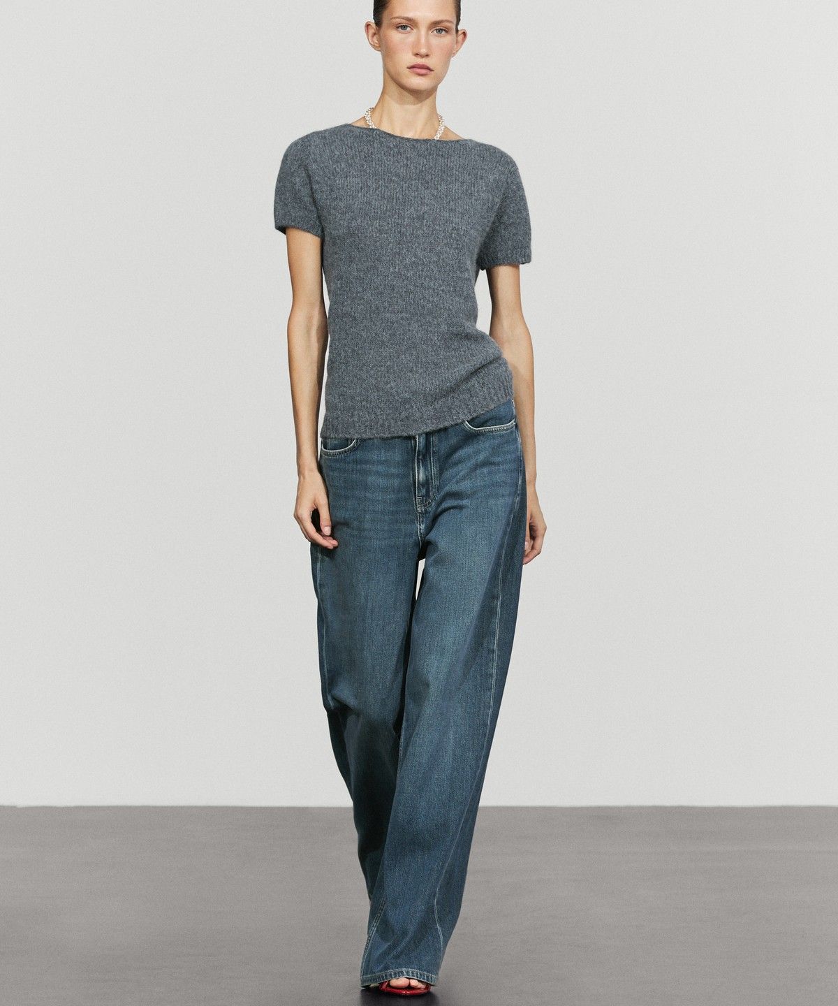 마시모두띠(MASSIMO DUTTI) 알파카 블렌드 반팔 니트 스웨터