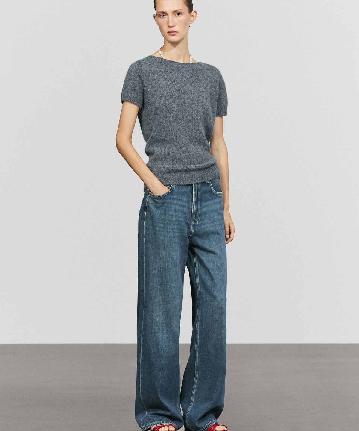 마시모두띠(MASSIMO DUTTI) 알파카 블렌드 반팔 니트 스웨터
