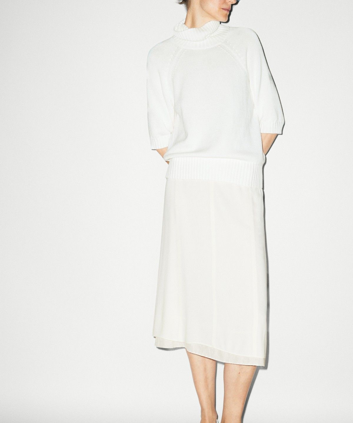 마시모두띠(MASSIMO DUTTI) 터틀넥 니트 스웨터