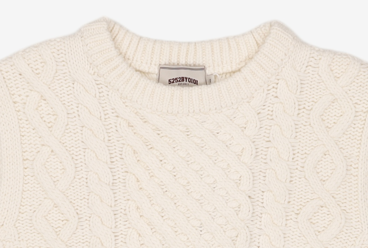 오아이오아이 컬렉션(OIOI COLLECTION) MIXED CABLE CROP KNIT VEST [CREAM] FREE