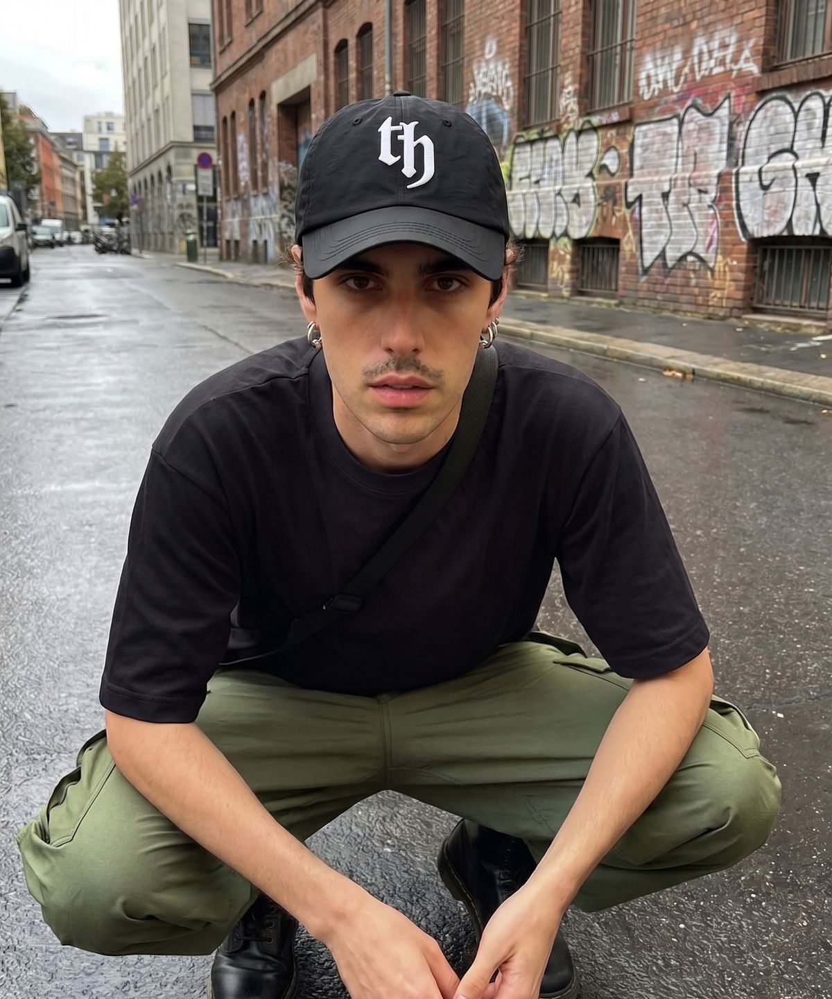 트래픽하모니(TRAFFIC HARMONY) TH NEW LOGO DEEP-FIT BALLCAP BLACK