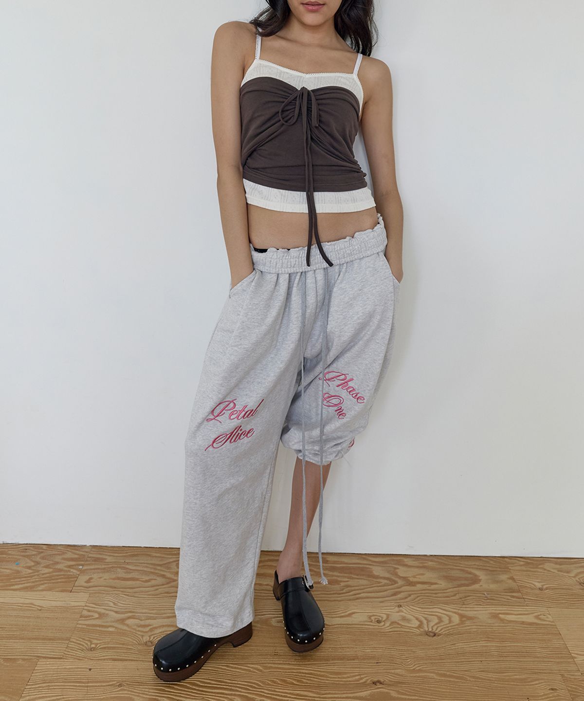 페이네틱(PAINETIC) Ruched Tie-Front Layered top (BROWN)