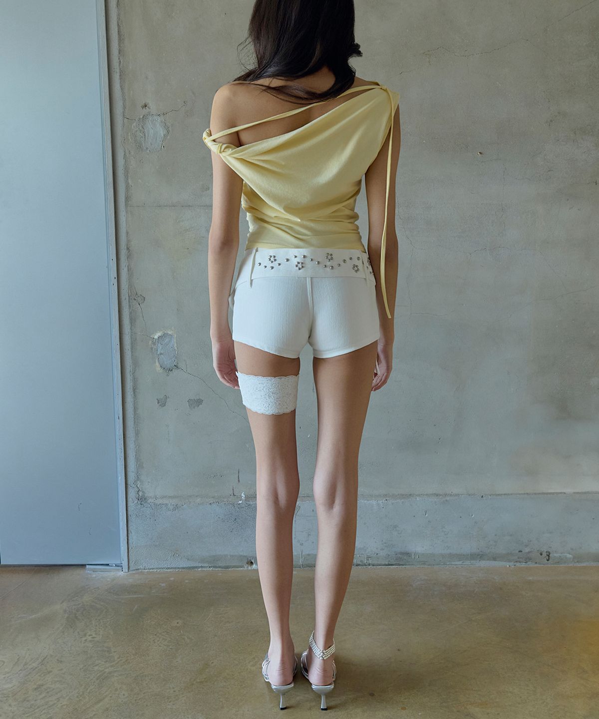 페이네틱(PAINETIC) Studded Belt Shorts (WHITE)