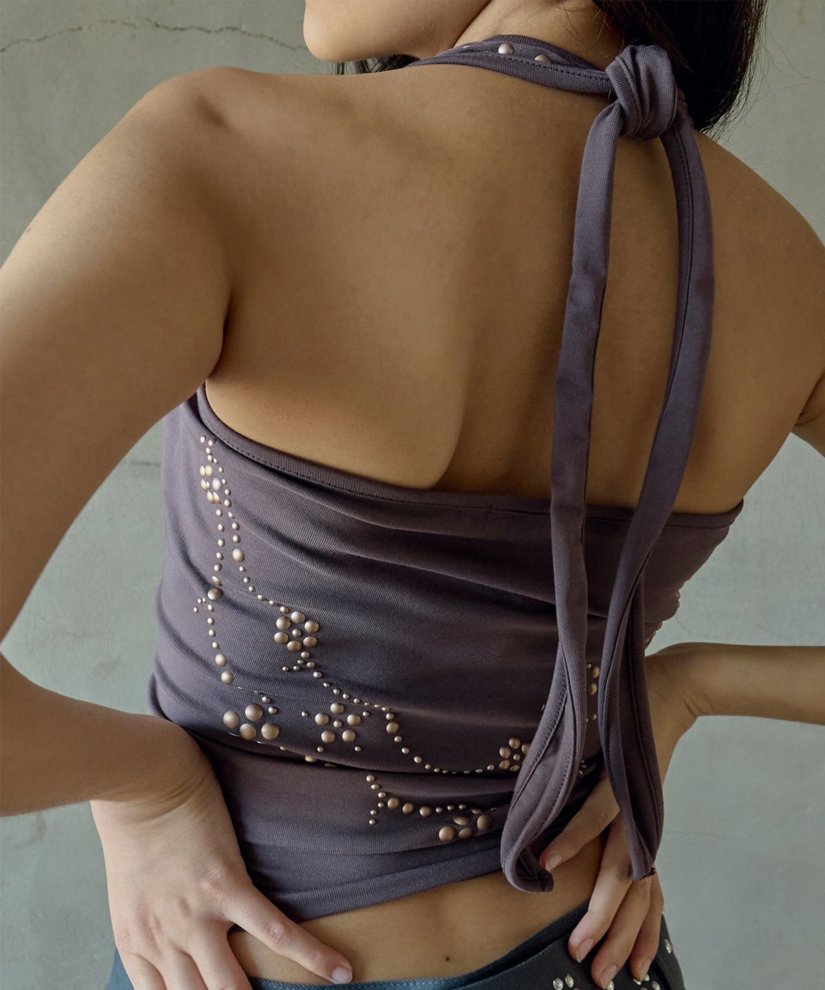 페이네틱(PAINETIC) Studded Halterneck Top (BROWN)