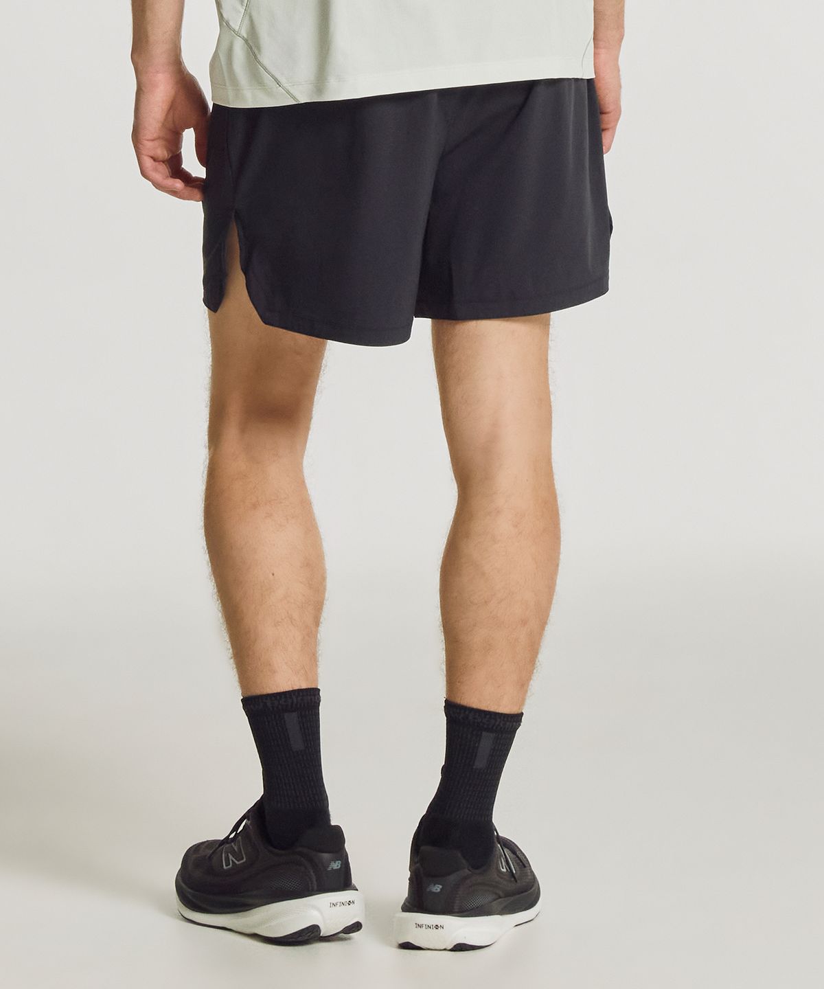 뉴발란스(NEW BALANCE) NBNVG36211 / MEN RC 에센셜 쇼츠 5인치 (BLACK)