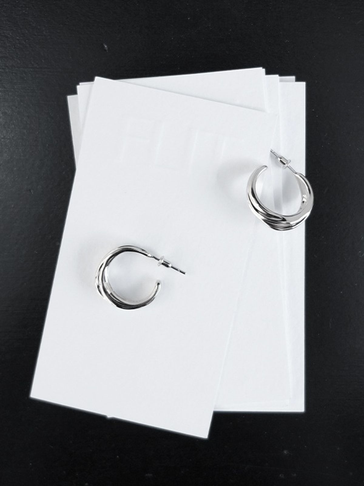 플릿(FLIT) SOAR STUD EARRING