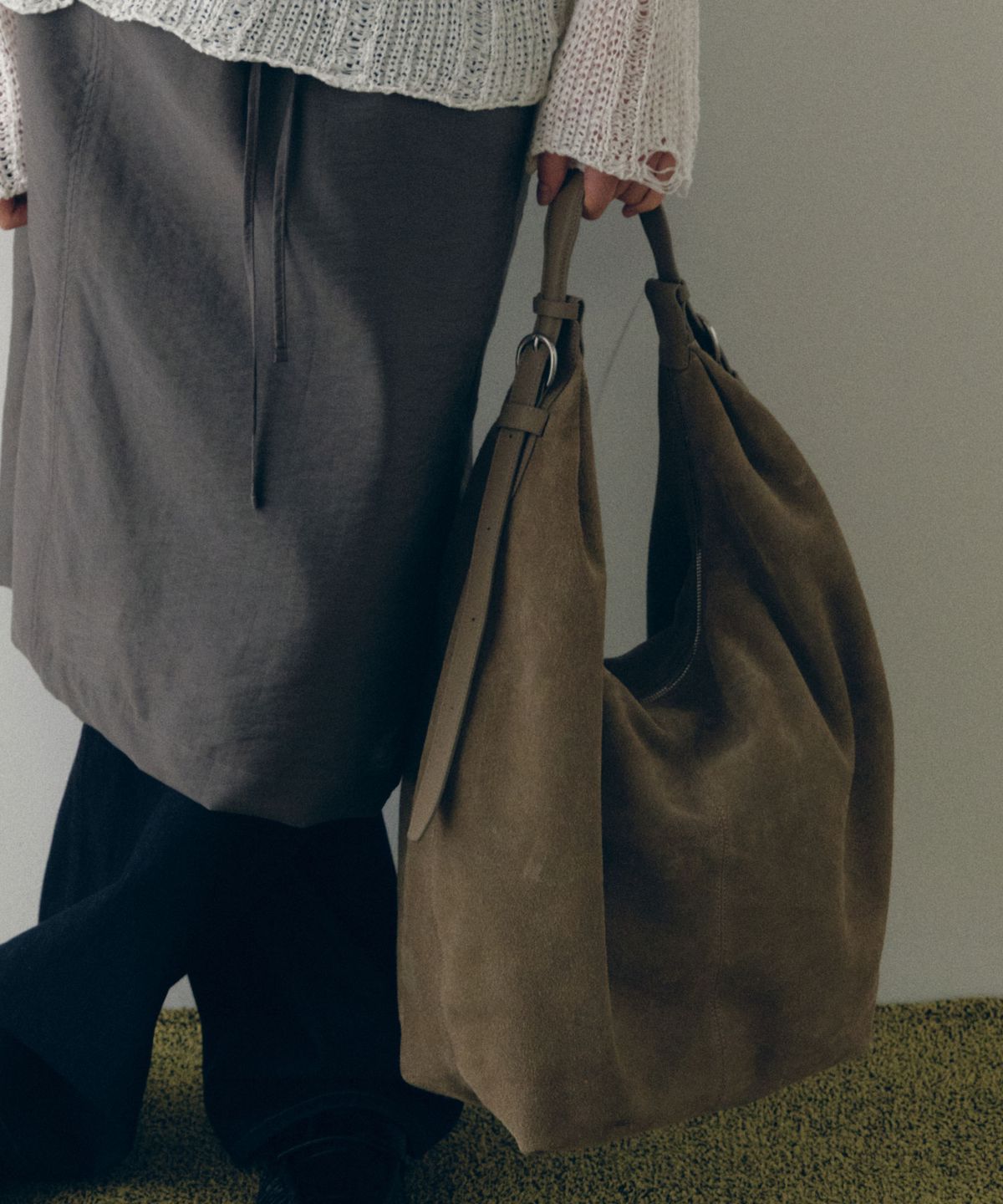 질스튜어트액세서리(JILLSTUART ACC) [TEVO] 테보 스웨이드 숄더 L 카키