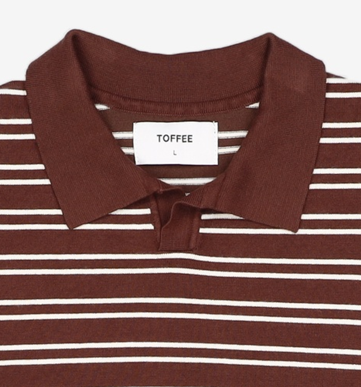토피(TOFFEE) 더블 스트라이프 카라 하프 니트 (BROWN) L