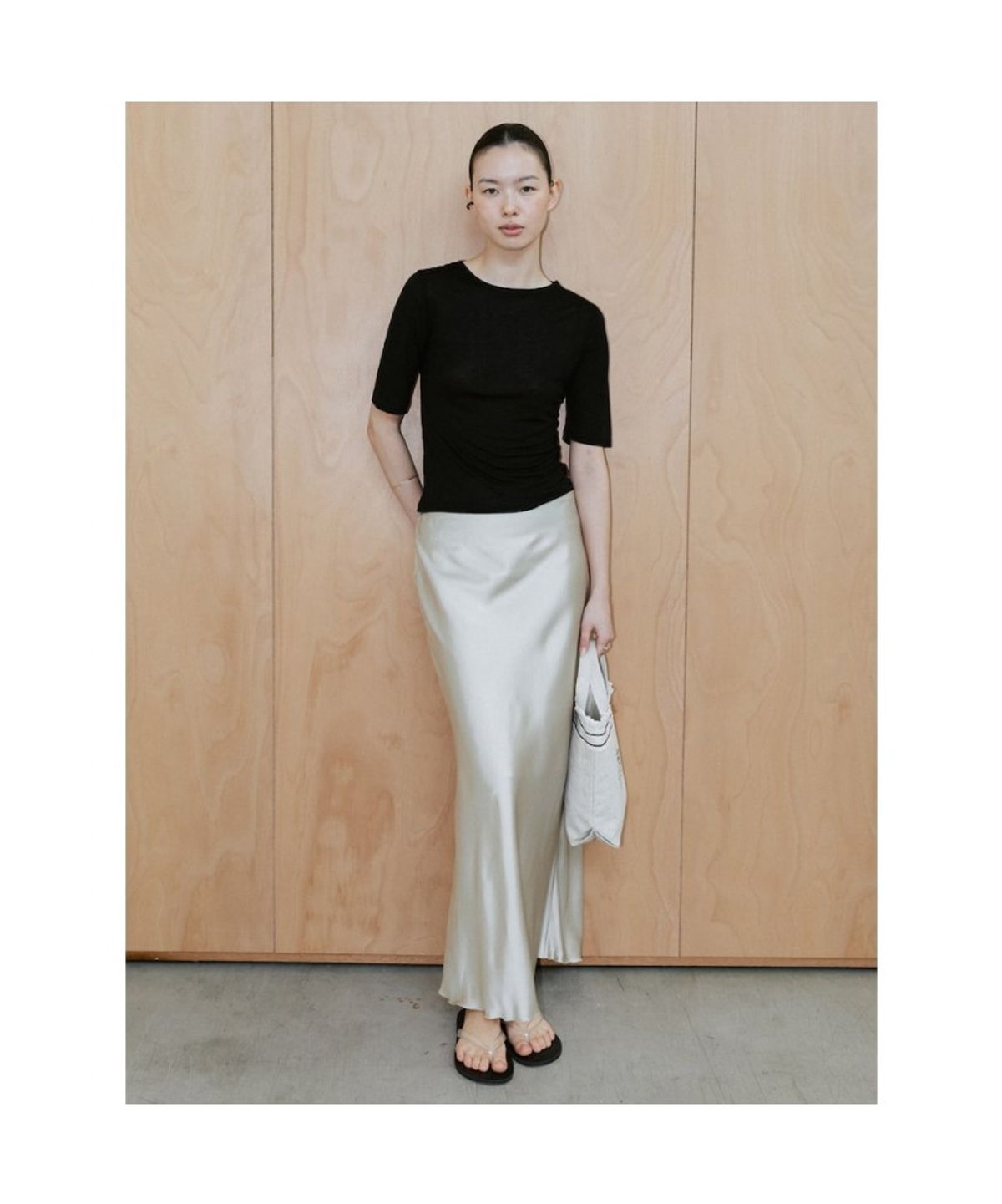 디애퍼처(THE APERTURE) Sheer Fitted Top  Black (TA6742A065)