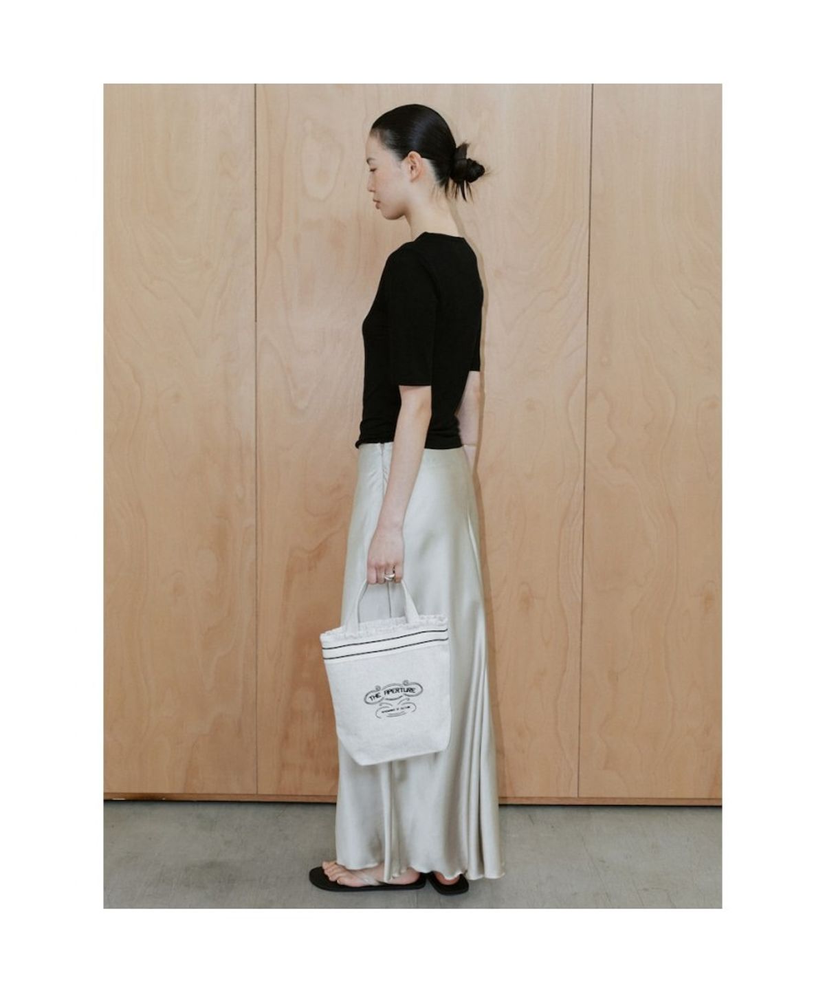 디애퍼처(THE APERTURE) Sheer Fitted Top  Black (TA6742A065)