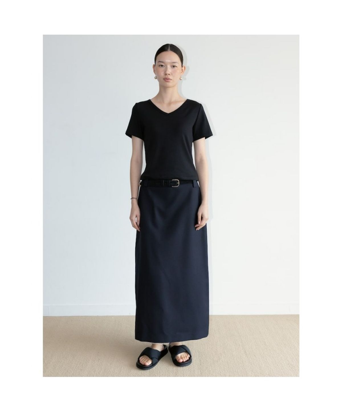 디애퍼처(THE APERTURE) Classic VNeck T Shirt  Black (TA6742A105)