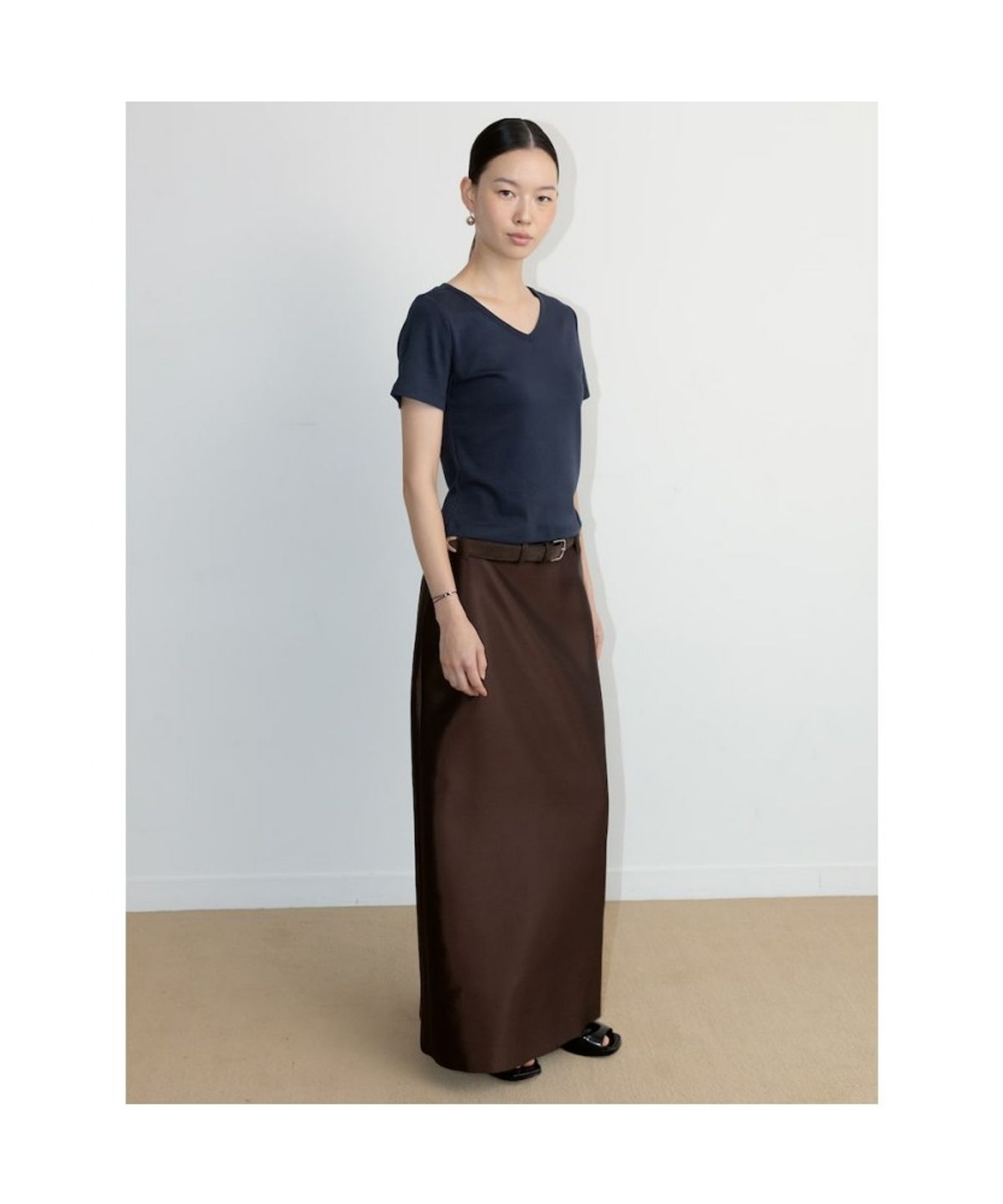 디애퍼처(THE APERTURE) Classic VNeck T Shirt  Navy (TA6742A10R)