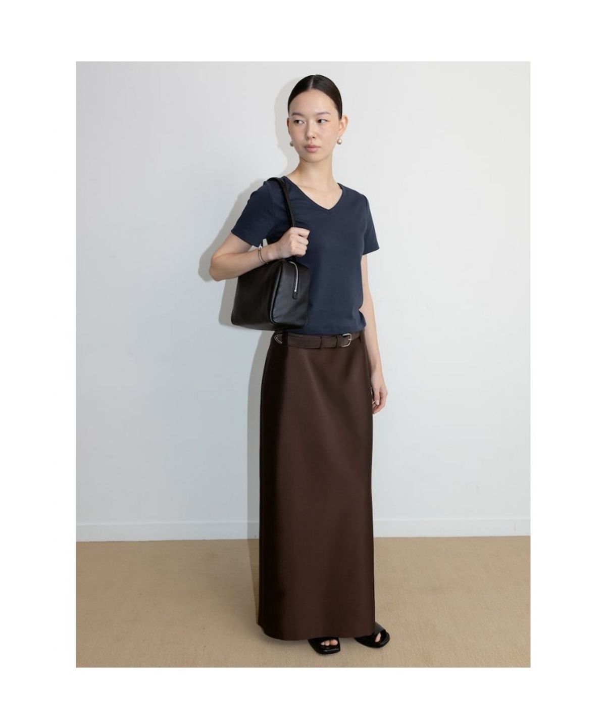 디애퍼처(THE APERTURE) Classic VNeck T Shirt  Navy (TA6742A10R)
