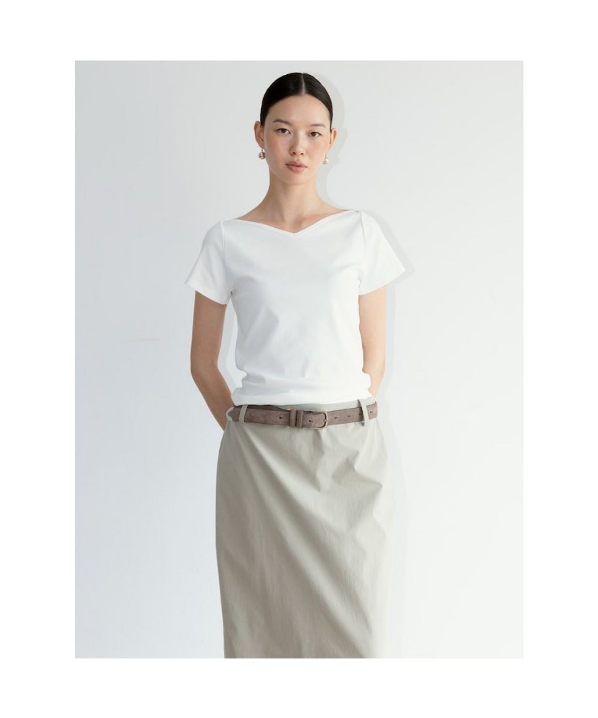 디애퍼처(THE APERTURE) Senago VNeck Top  White (TA6742A111)