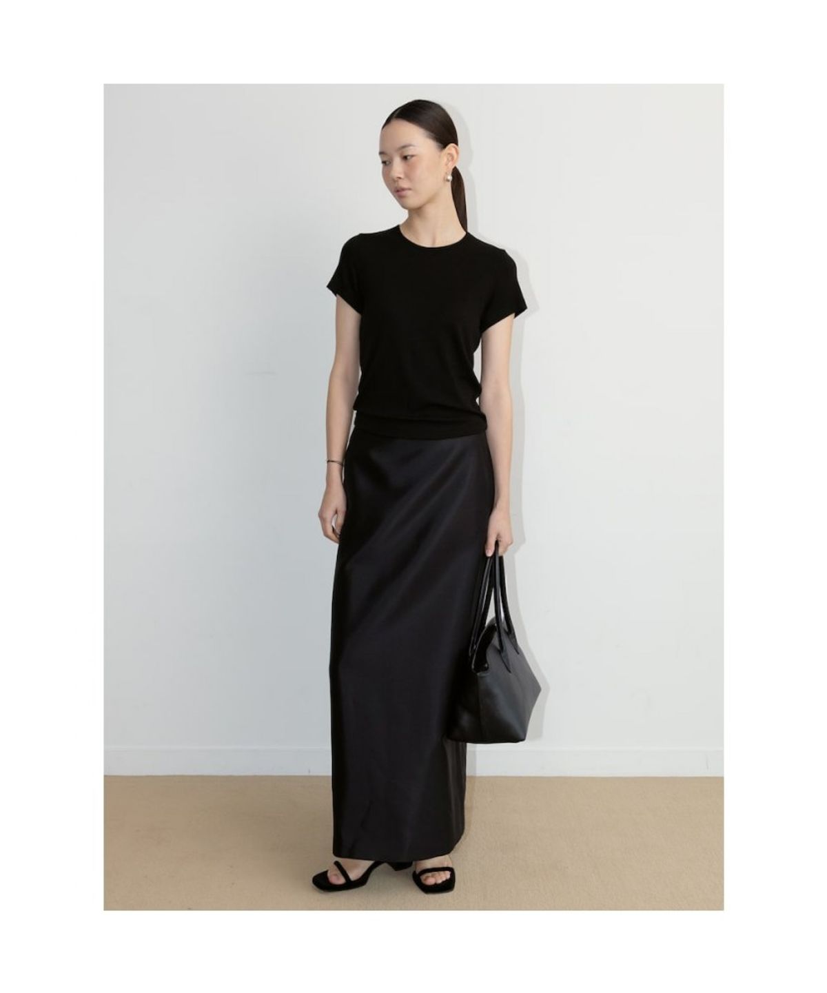 디애퍼처(THE APERTURE) Fresco Ribbed Top  Black (TA6742A155)