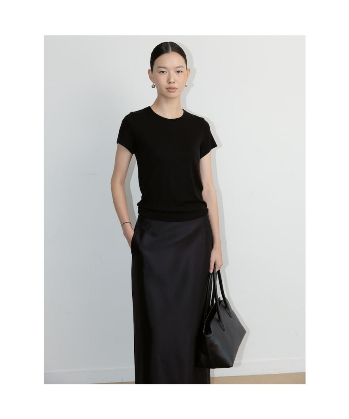 디애퍼처(THE APERTURE) Fresco Ribbed Top  Black (TA6742A155)
