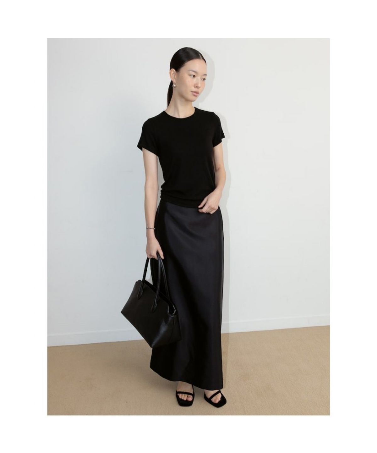 디애퍼처(THE APERTURE) Fresco Ribbed Top  Black (TA6742A155)