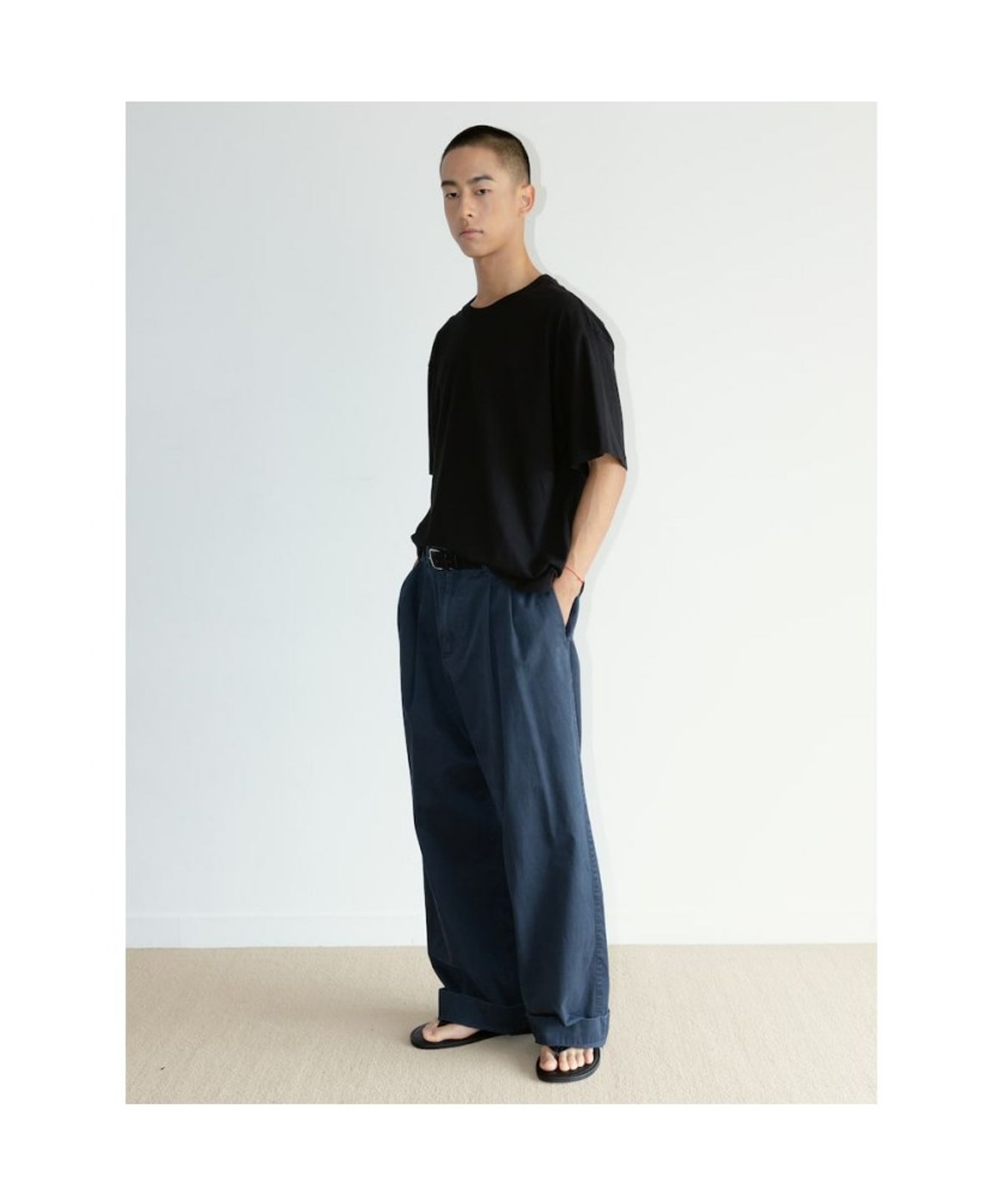 디애퍼처(THE APERTURE) [Unisex] Cotton Crop TShirt  Black (TA6742U045)