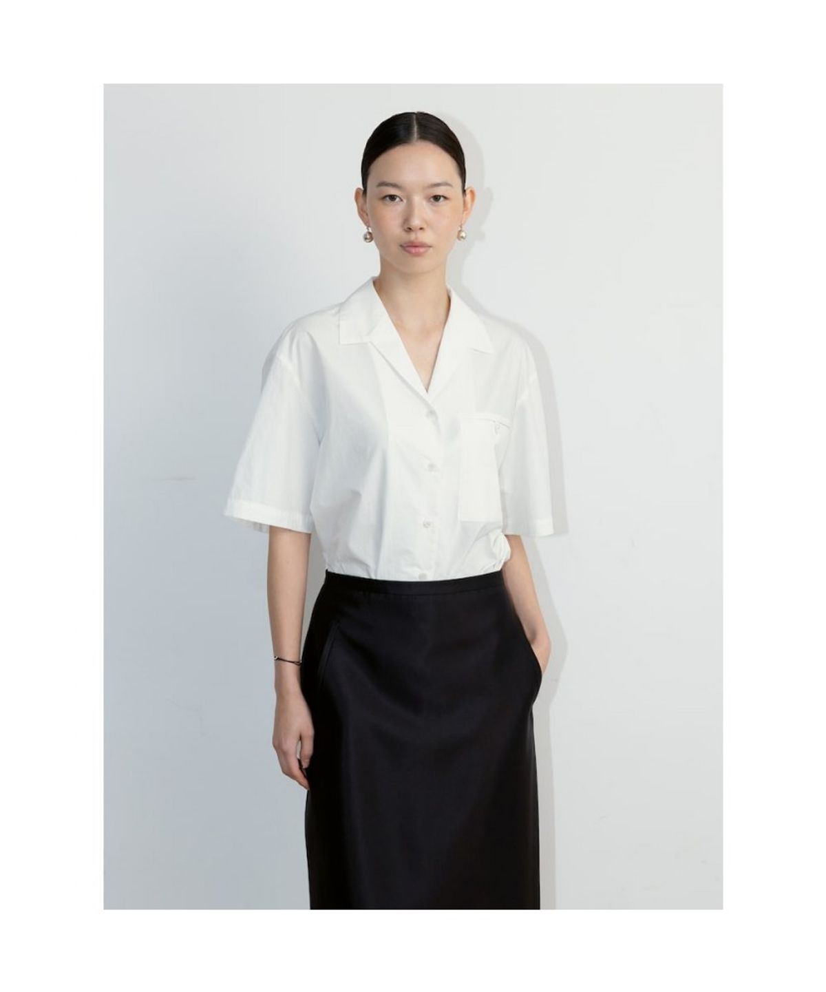 디애퍼처(THE APERTURE) Broderick HSleeve Shirt  White (TA6765A031)