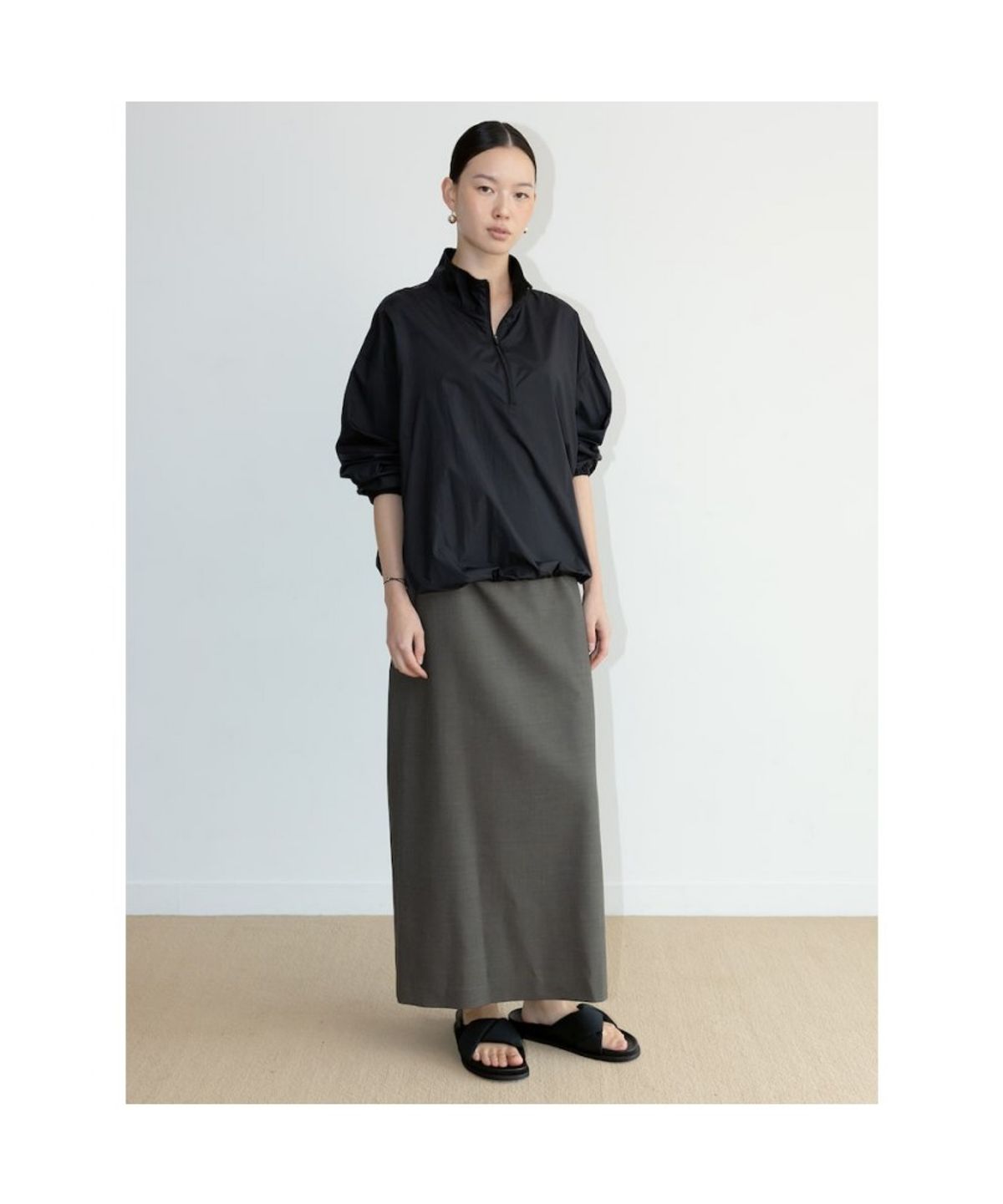 디애퍼처(THE APERTURE) Nylon Quarter ZipUp  Black (TA6764U035)