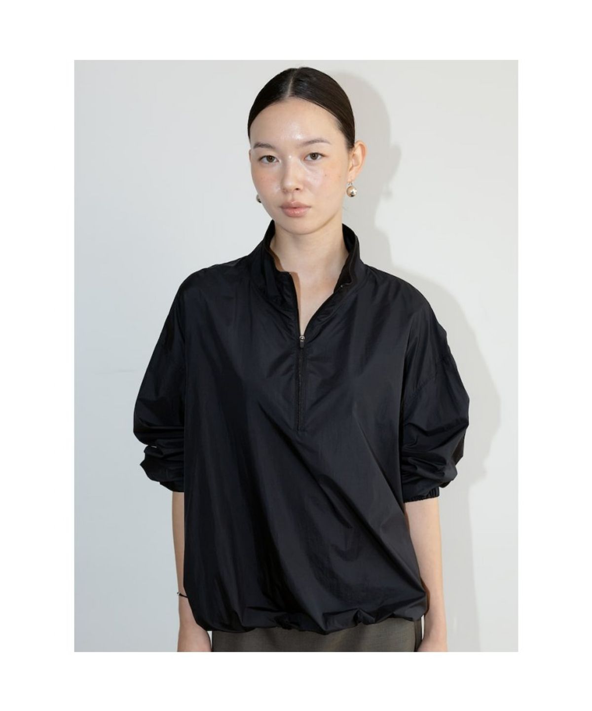 디애퍼처(THE APERTURE) Nylon Quarter ZipUp  Black (TA6764U035)