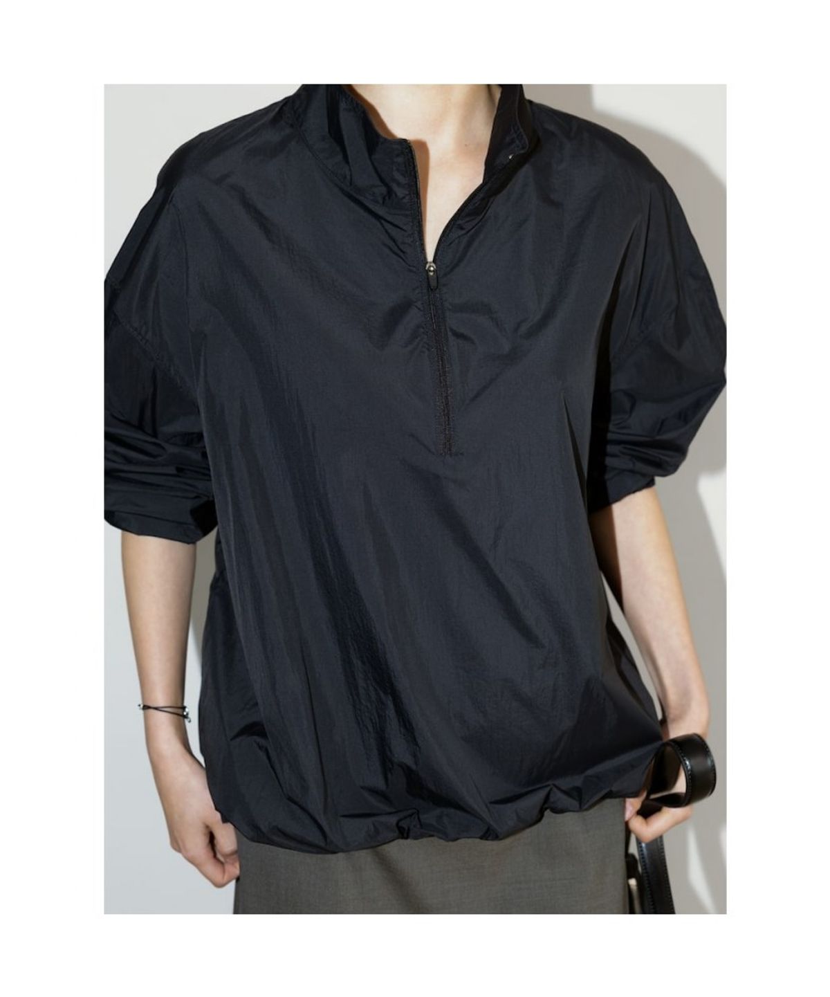 디애퍼처(THE APERTURE) Nylon Quarter ZipUp  Black (TA6764U035)