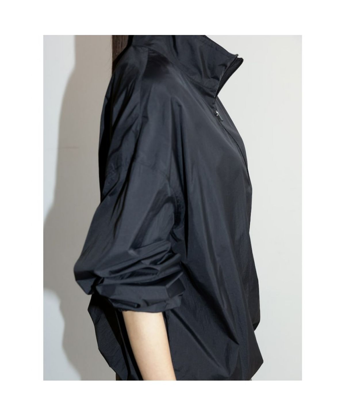 디애퍼처(THE APERTURE) Nylon Quarter ZipUp  Black (TA6764U035)