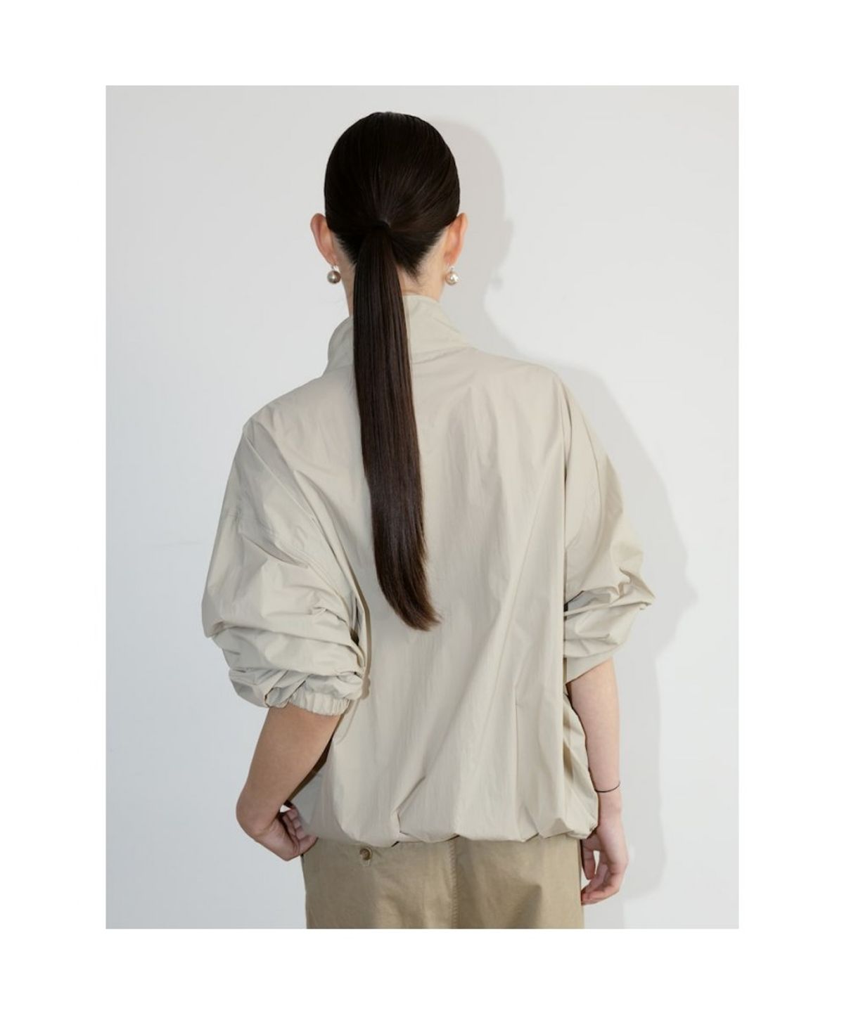 디애퍼처(THE APERTURE) Nylon Quarter ZipUp  Beige (TA6764U03A)