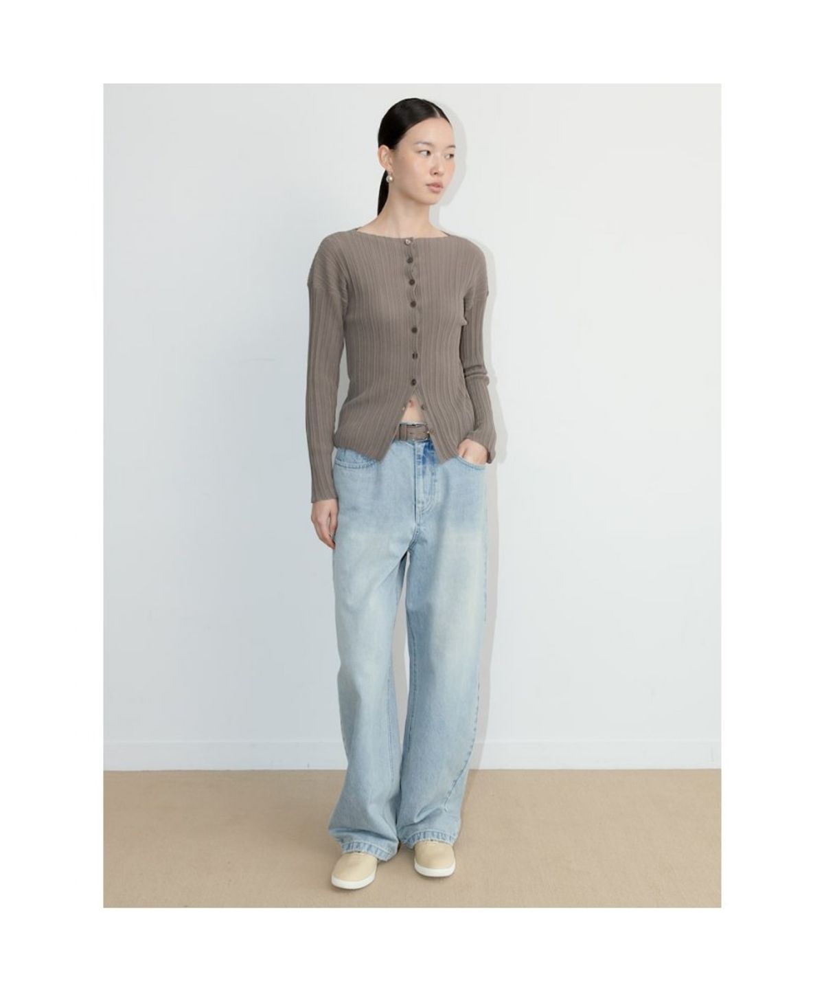 디애퍼처(THE APERTURE) Ohu Pleated Knit Cardigan  Khaki (TA675AA02H)