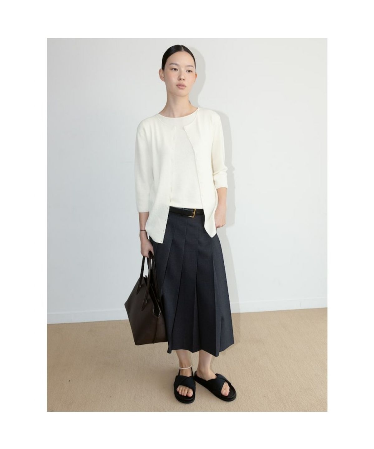 디애퍼처(THE APERTURE) Cambio Knit Cardigan  Ivory (TA675AA010)