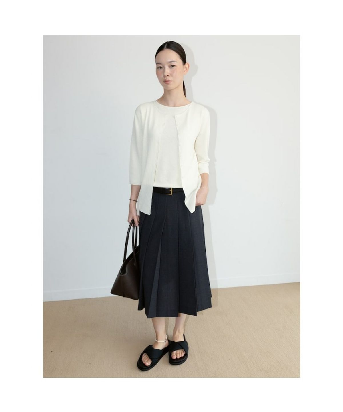 디애퍼처(THE APERTURE) Cambio Knit Cardigan  Ivory (TA675AA010)