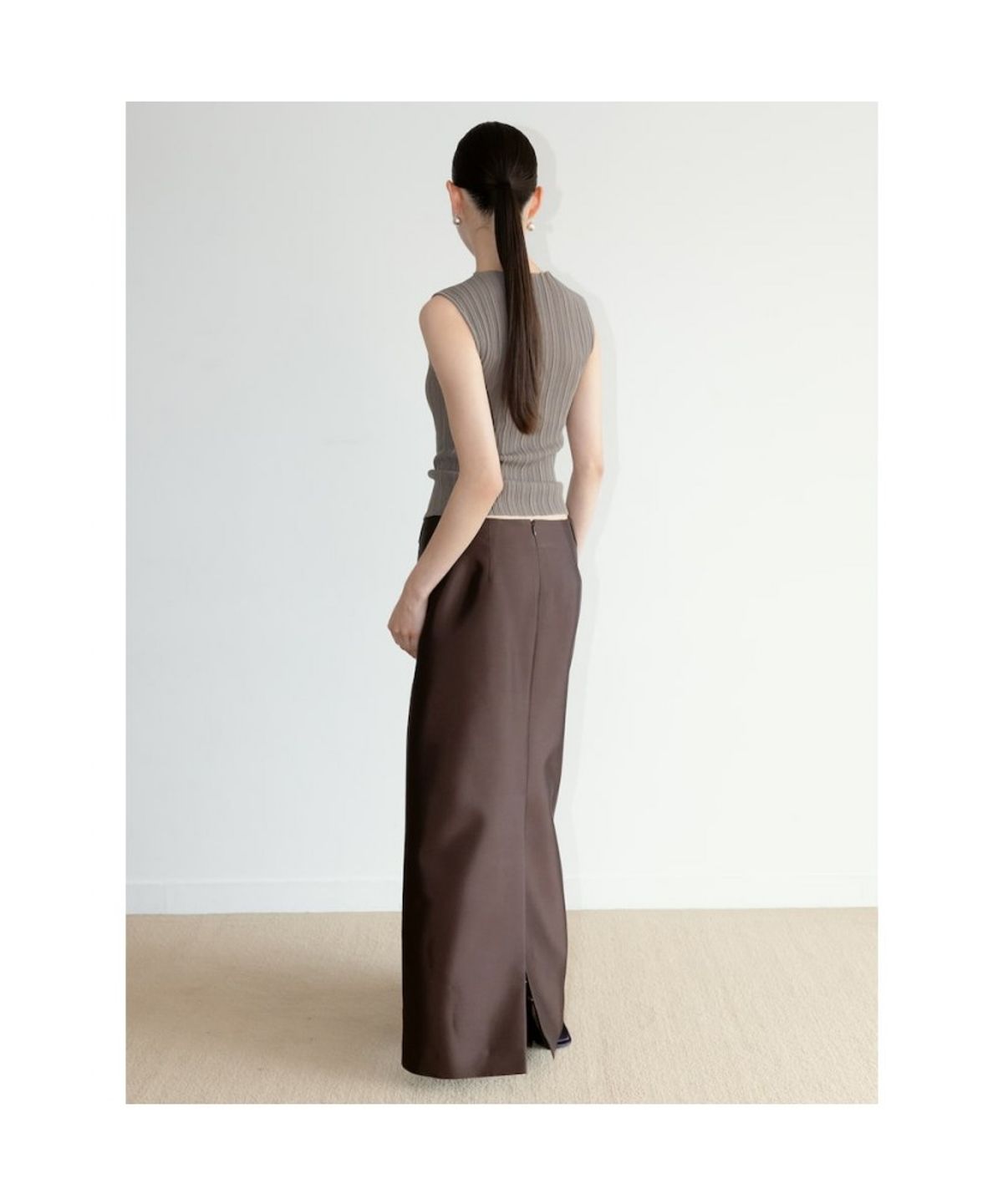 디애퍼처(THE APERTURE) Ohu Pleated Knit Sleeveless  Khaki (TA6751A06H)