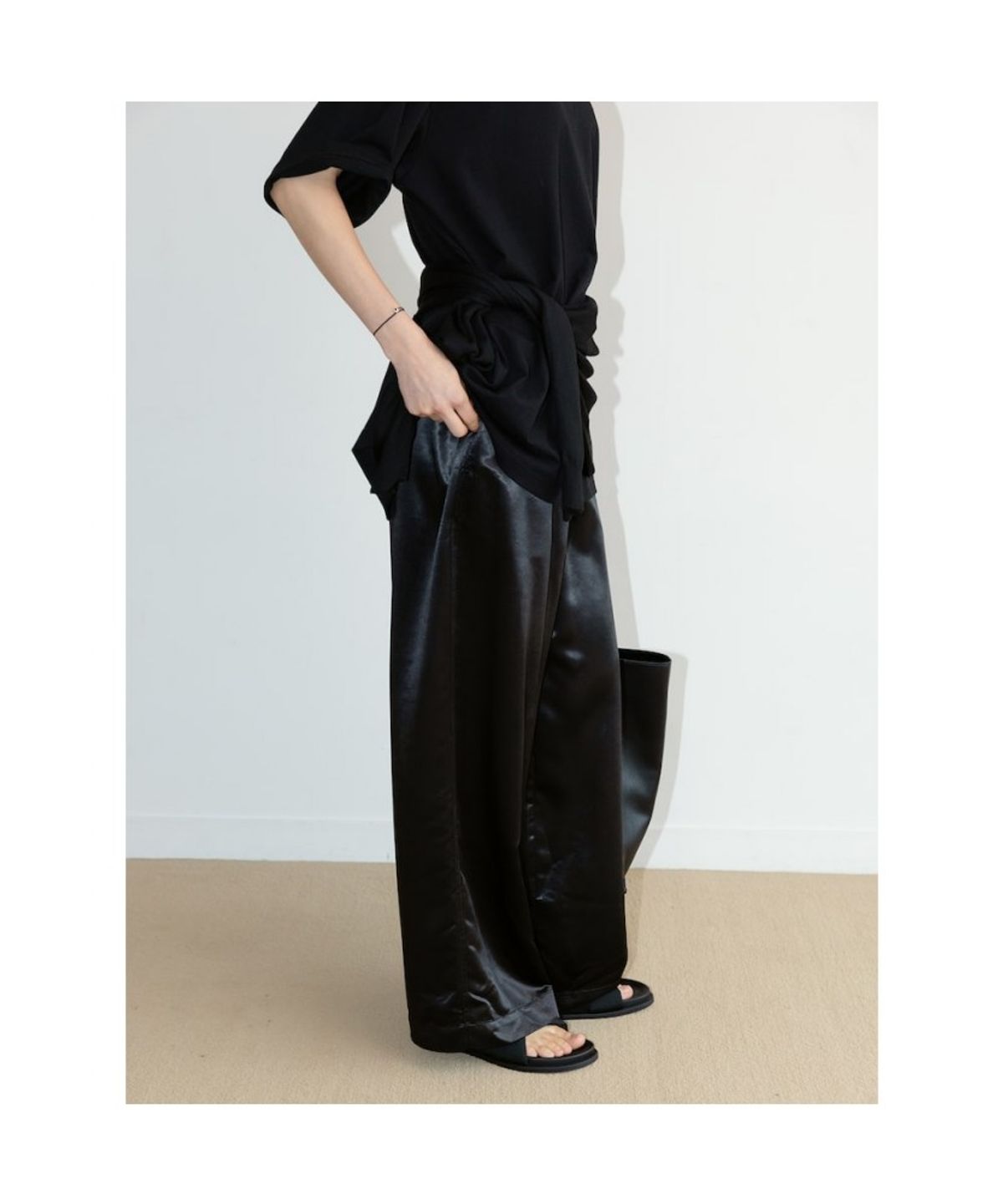 디애퍼처(THE APERTURE) Cash Crop Knit  Black (TA6751A075)
