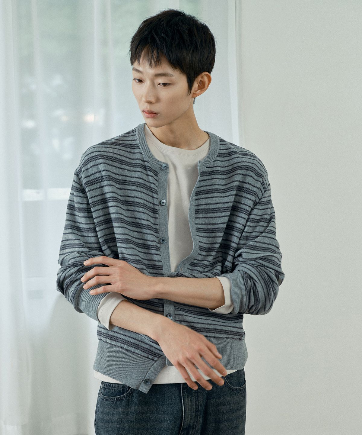마인드브릿지(MINDBRIDGE) [COUTURE]워셔블 스트라이프 라운드 세미 오버핏 가디건 - 2color