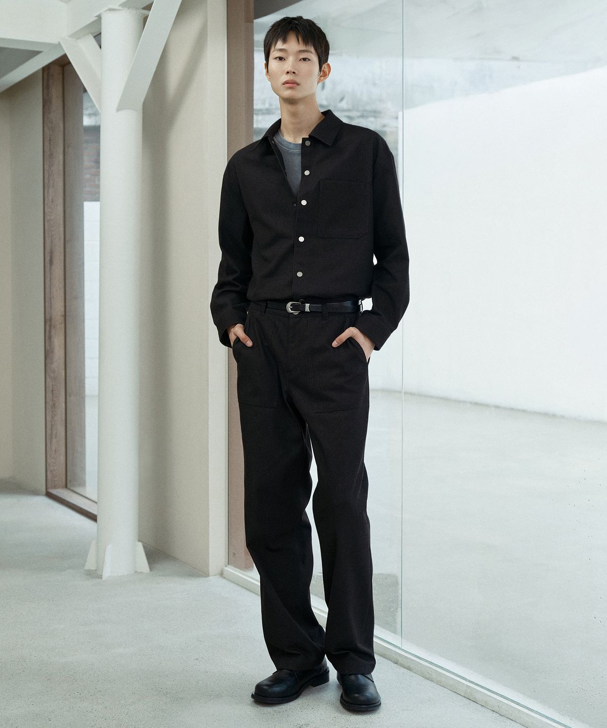 마인드브릿지(MINDBRIDGE) [COUTURE]블랙 데님라이크 퍼티그 팬츠