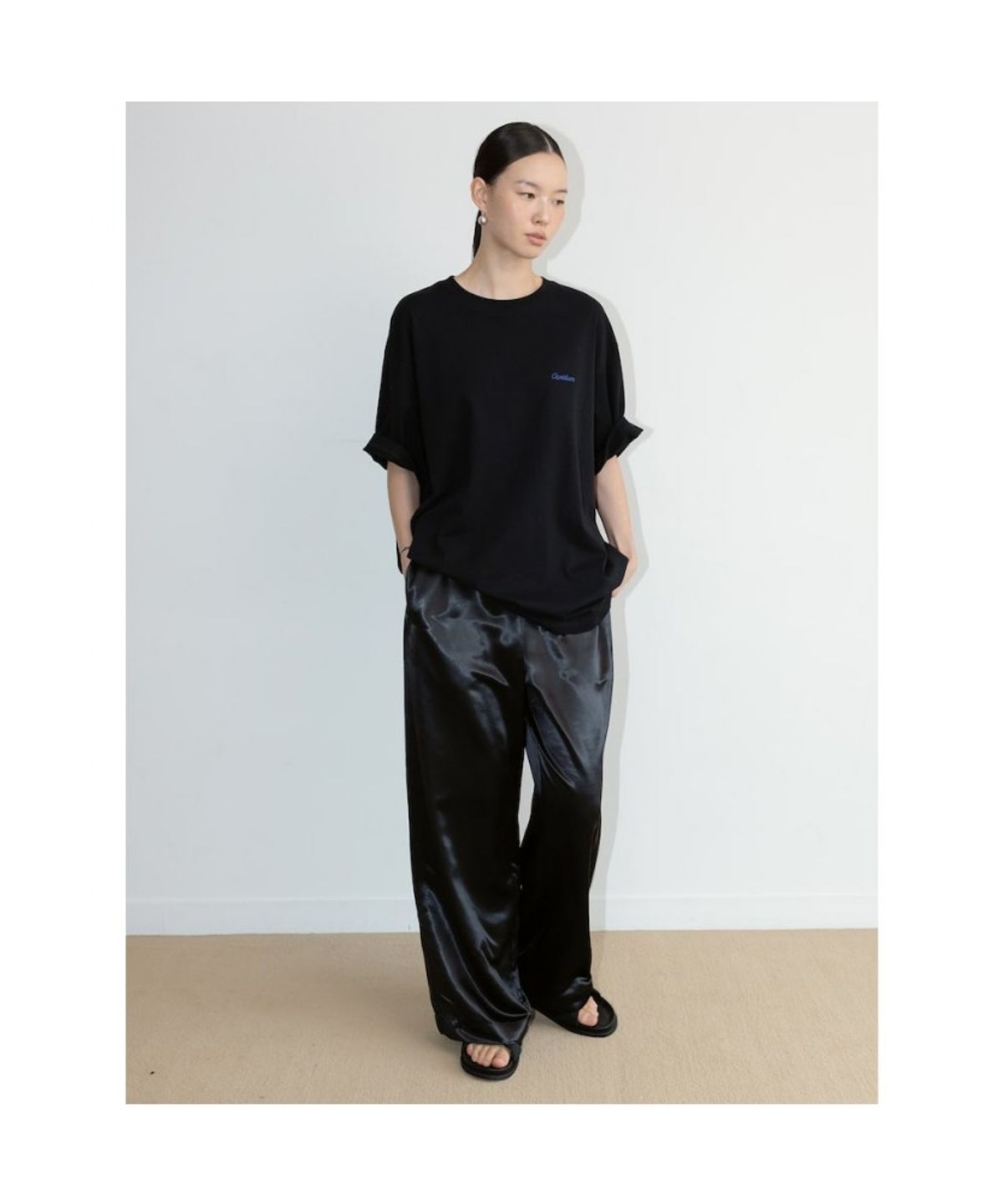 디애퍼처(THE APERTURE) Straight Satin Pants  Black (TA6721A025)
