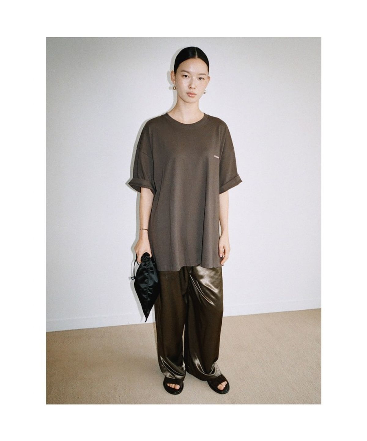 디애퍼처(THE APERTURE) Straight Satin Pants  Brown (TA6721A02D)