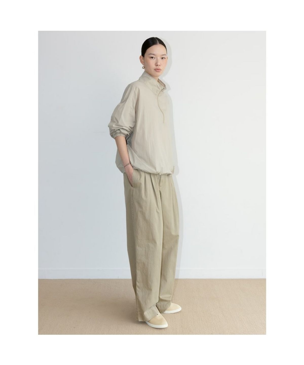 디애퍼처(THE APERTURE) [Unisex] Hoffman Tuck Pants  Beige (TA6721U04A)