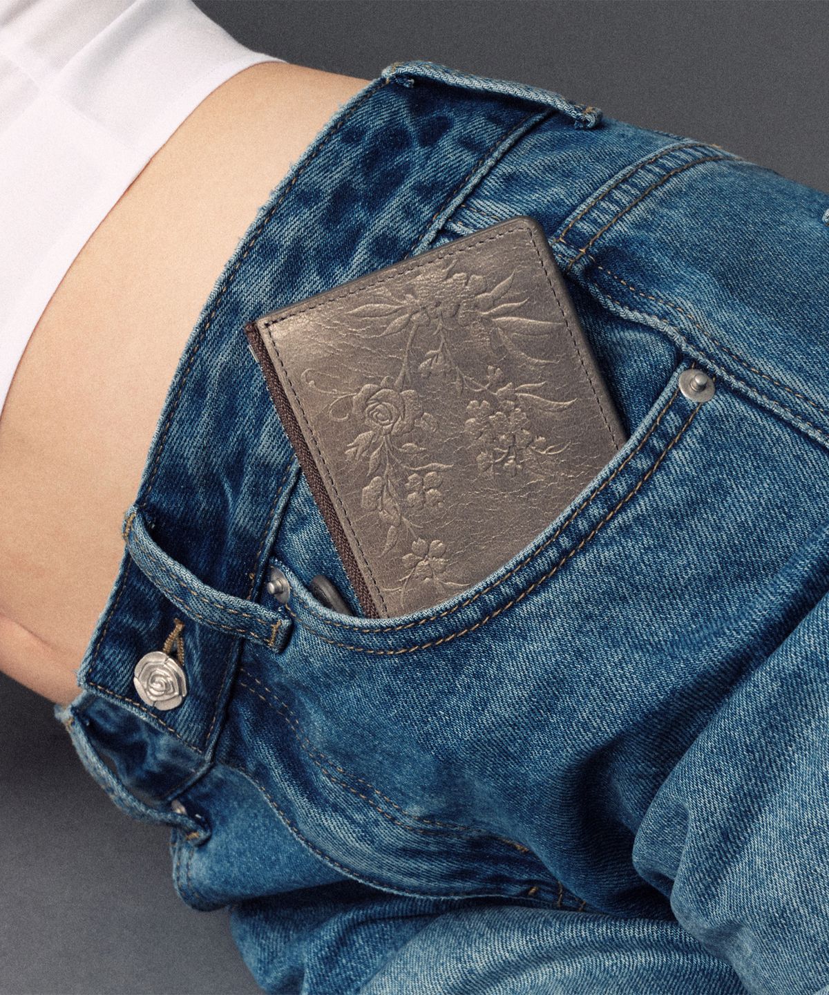2000아카이브스(2000ARCHIVES) LUA WALLET (GREY)