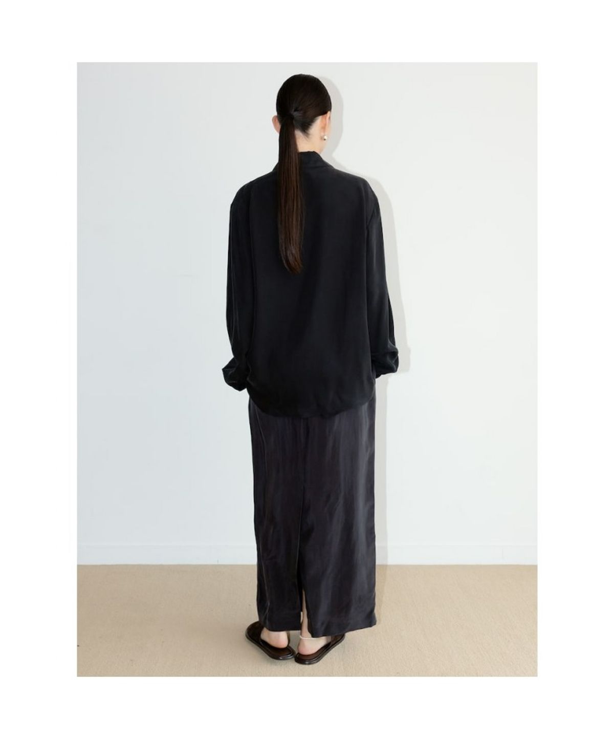디애퍼처(THE APERTURE) Marlo Cupra H Line Skirt  Ash (TA6727A144)