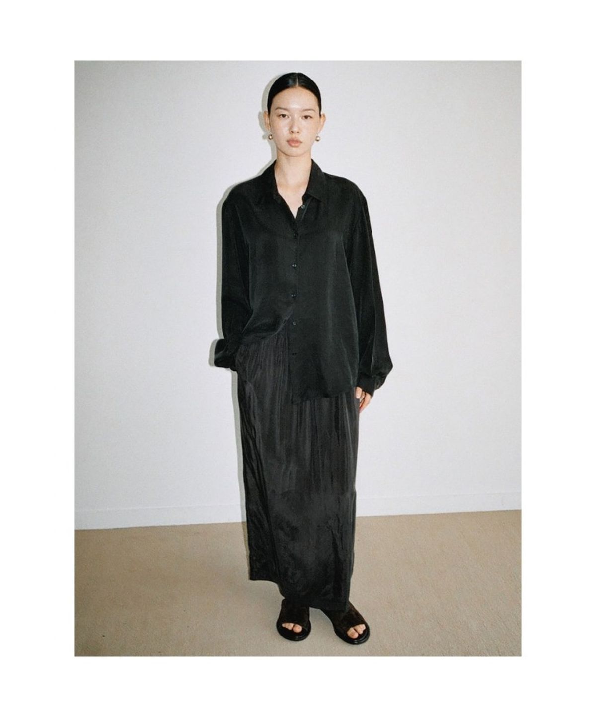 디애퍼처(THE APERTURE) Marlo Cupra H Line Skirt  Ash (TA6727A144)