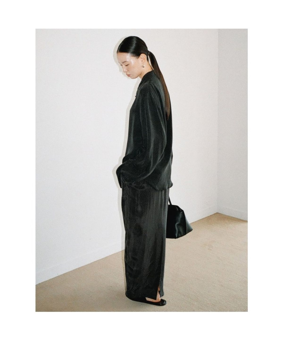 디애퍼처(THE APERTURE) Marlo Cupra H Line Skirt  Ash (TA6727A144)