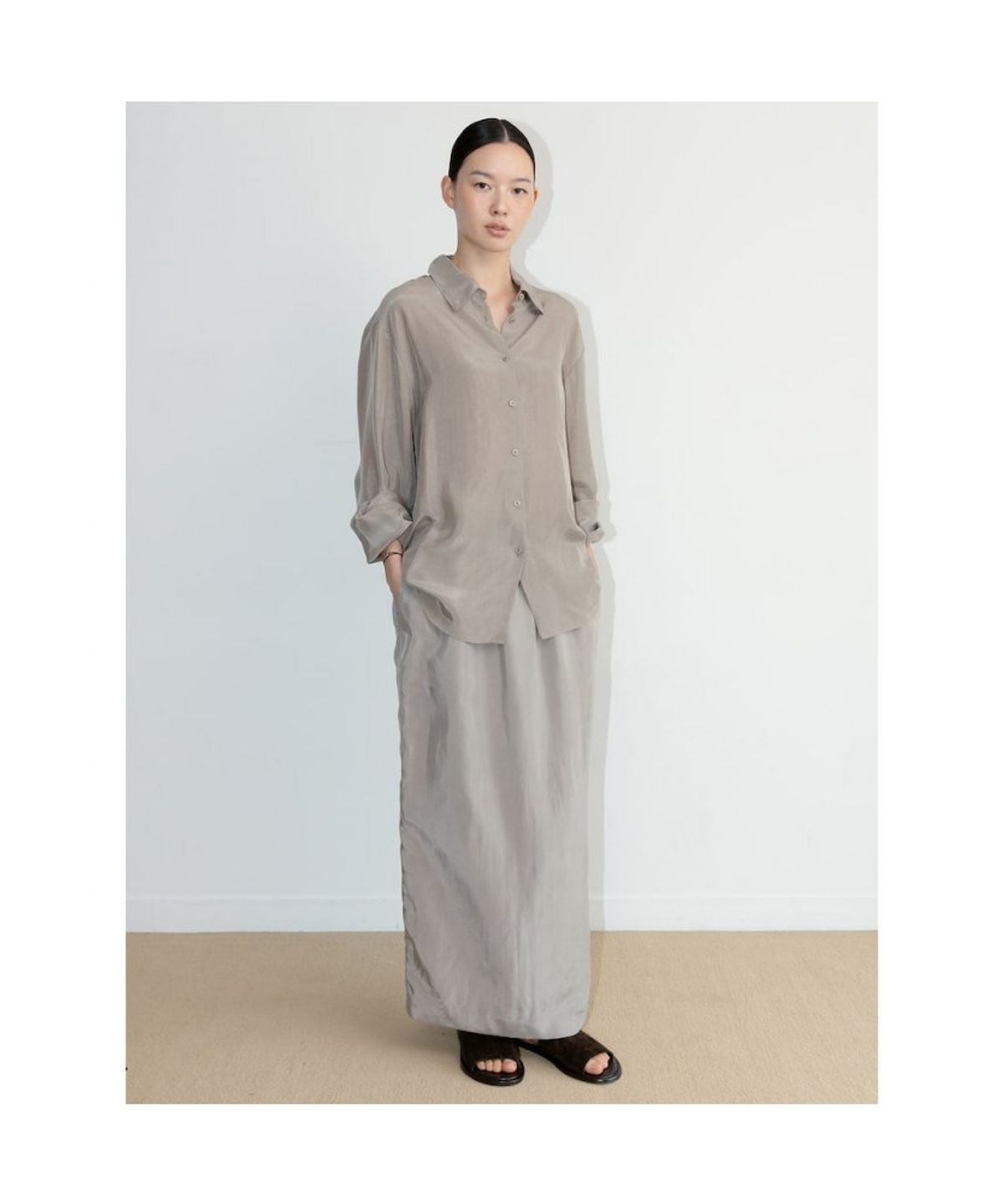 디애퍼처(THE APERTURE) Marlo Cupra H Line Skirt  Beige (TA6727A14A)