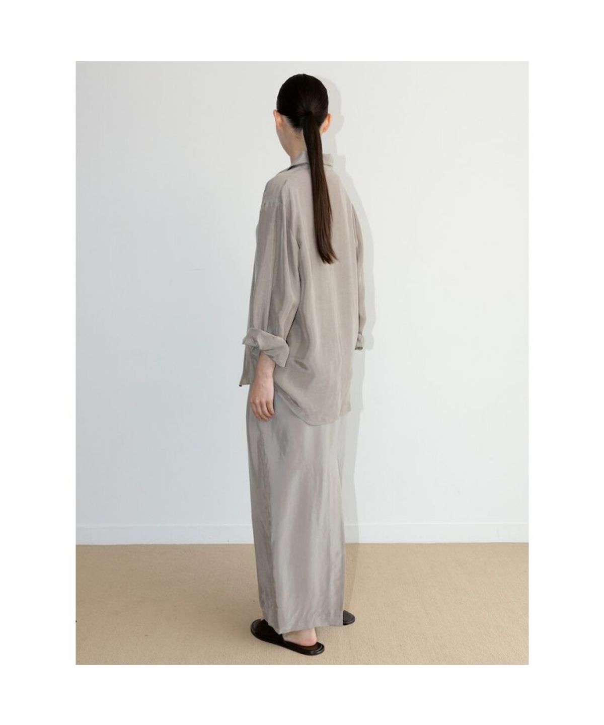 디애퍼처(THE APERTURE) Marlo Cupra H Line Skirt  Beige (TA6727A14A)