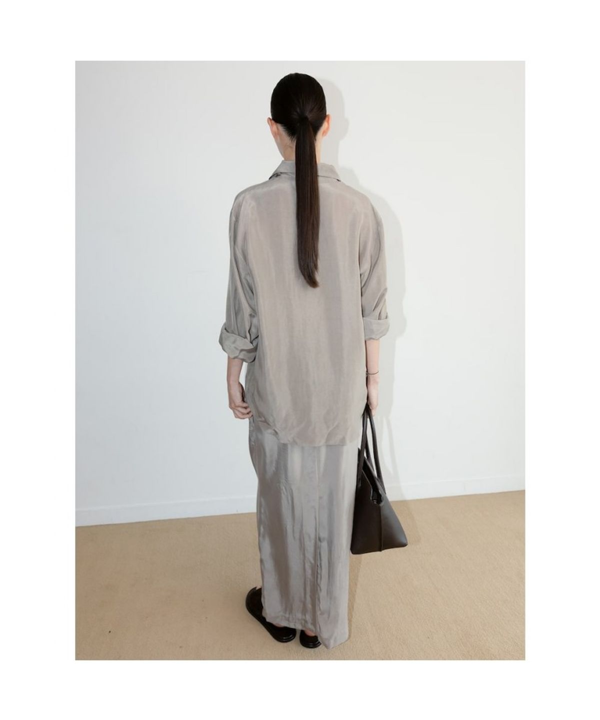 디애퍼처(THE APERTURE) Marlo Cupra H Line Skirt  Beige (TA6727A14A)