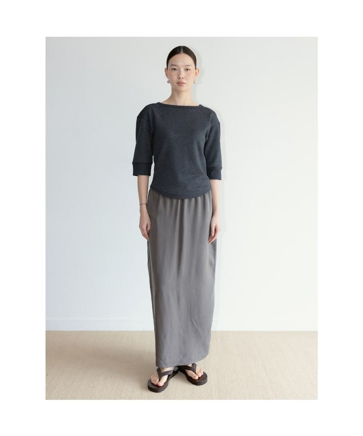 디애퍼처(THE APERTURE) Marlo Cupra H Line Skirt  Brown (TA6727A14D)