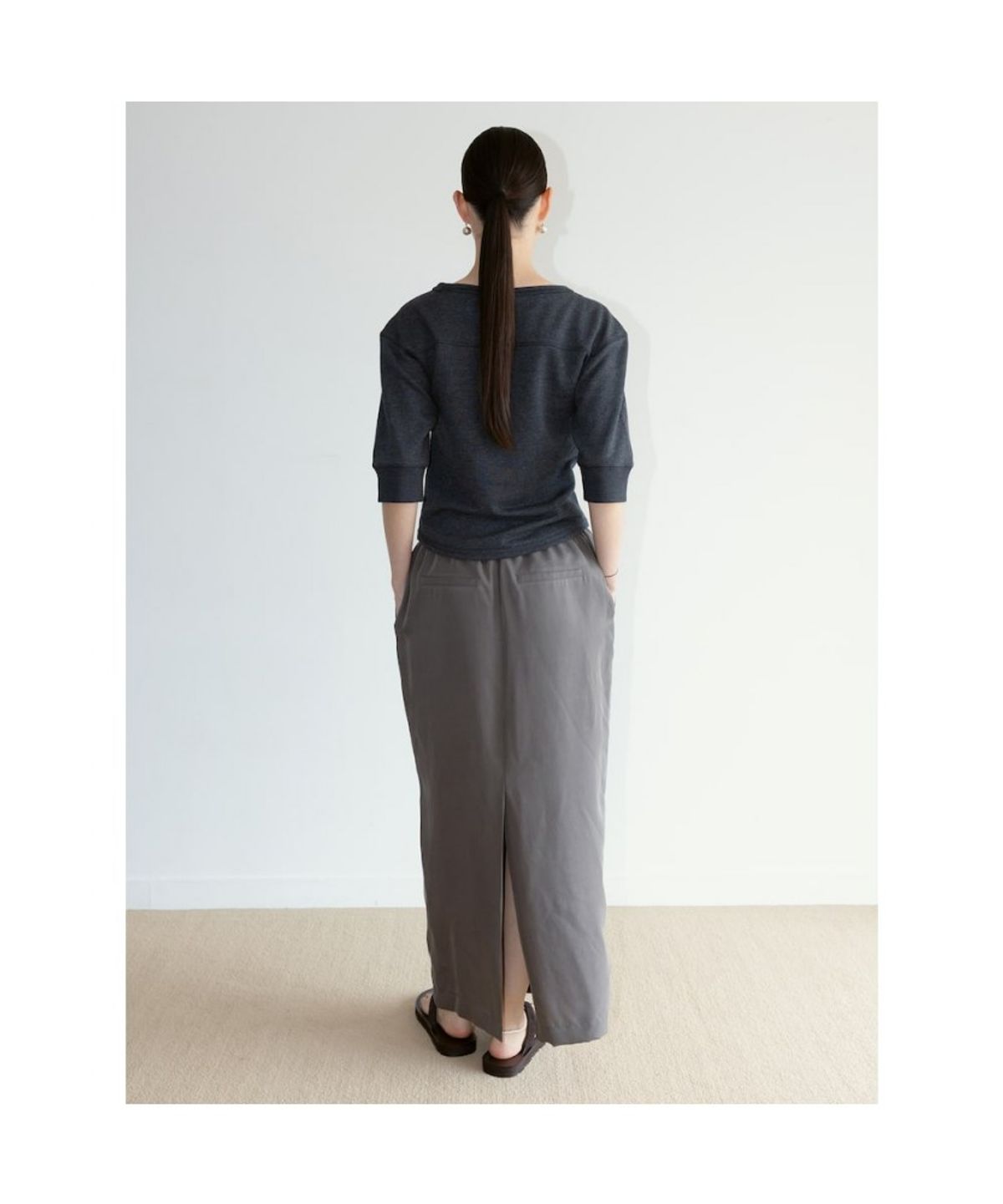 디애퍼처(THE APERTURE) Marlo Cupra H Line Skirt  Brown (TA6727A14D)